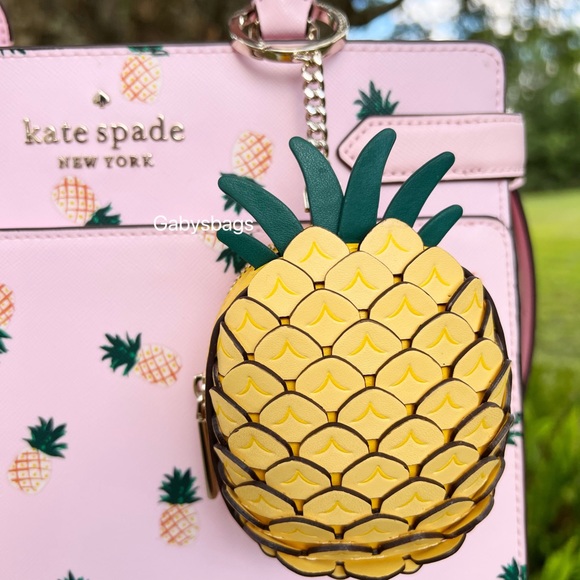 Kate Spade Colada Pineapple Novelty Coin Purse Wallet Keychain Limited Edition - Picture 1 of 6